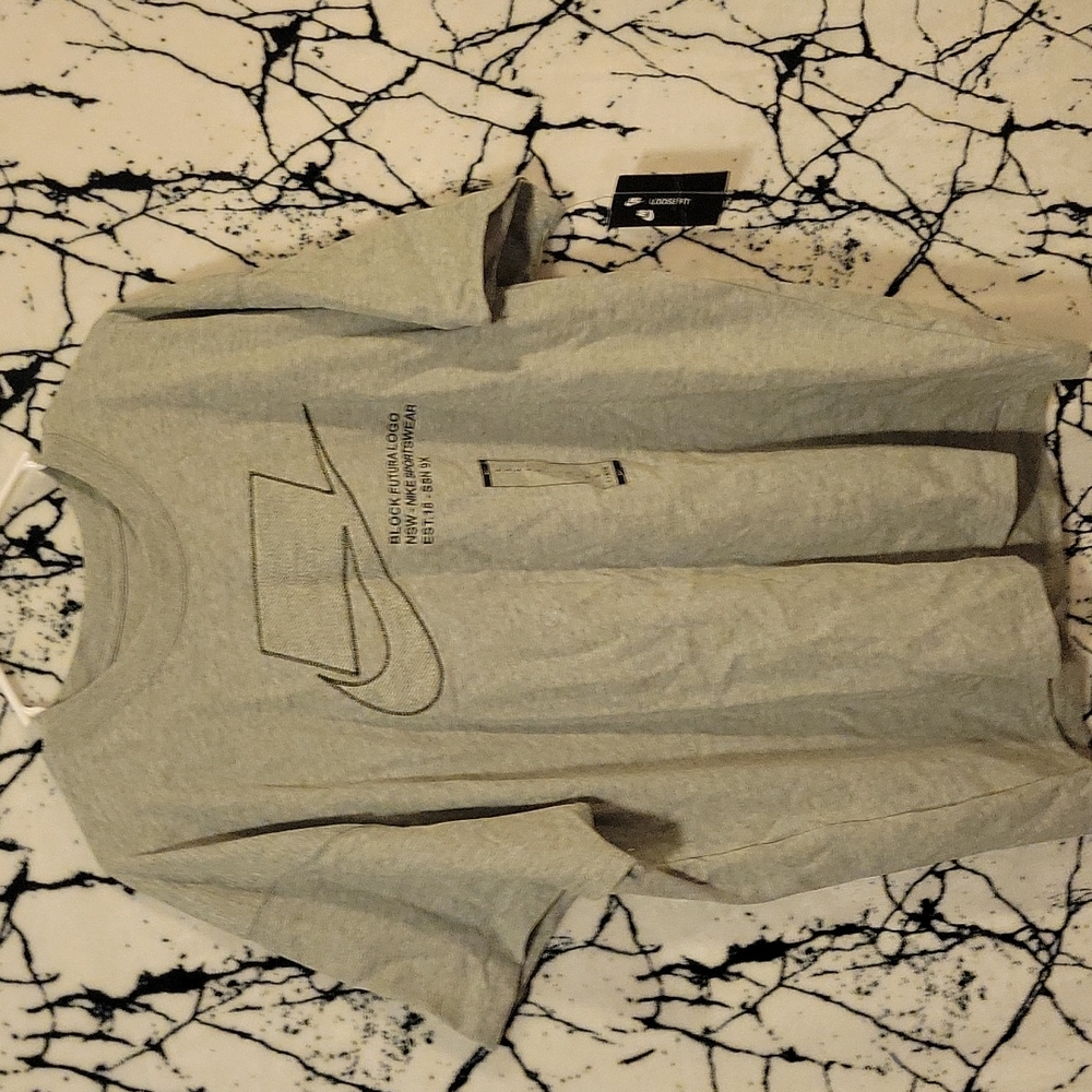 Nike futura logo t-shirt sz l